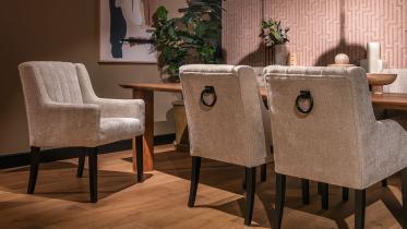 UrbanSofa - Eetkamerstoel Dionne v.a. € 349,-