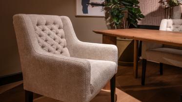 UrbanSofa - Eetkamerstoel Dionne v.a. € 349,-