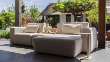 UrbanSofa Outdoor - Loungbank Provence v.a. € 2.795,-